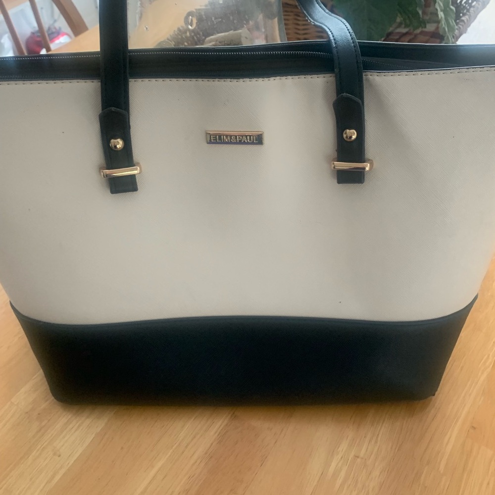Black and White Women's Tote Bag